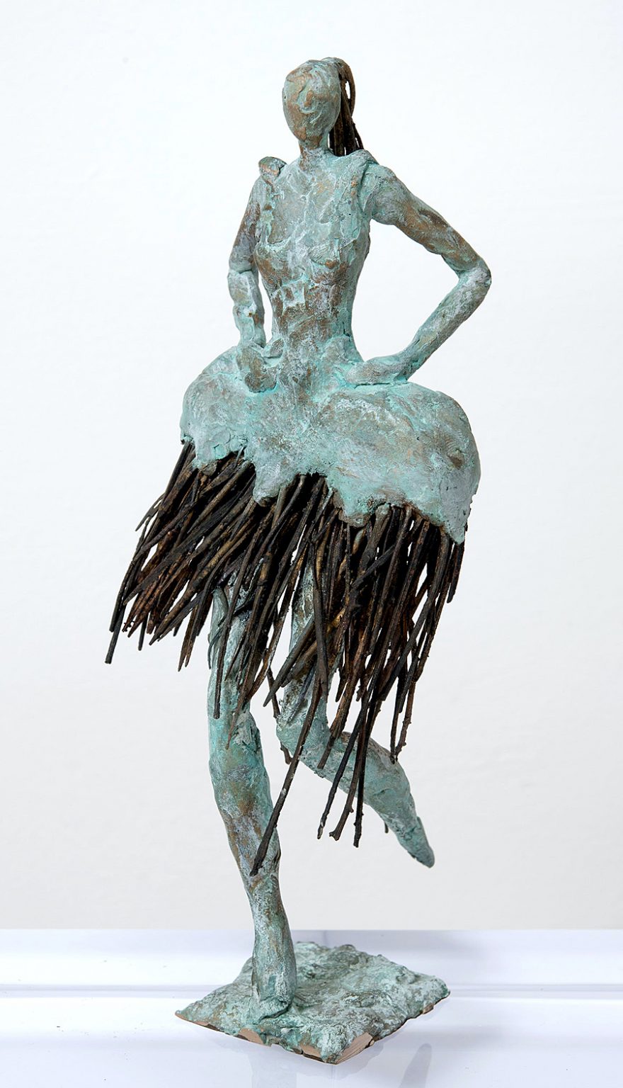 Robyn Neild “Fashion Reimagined” - lookonline
